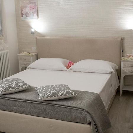 Casa Fiorita Bed & Breakfast Весте Екстериор снимка