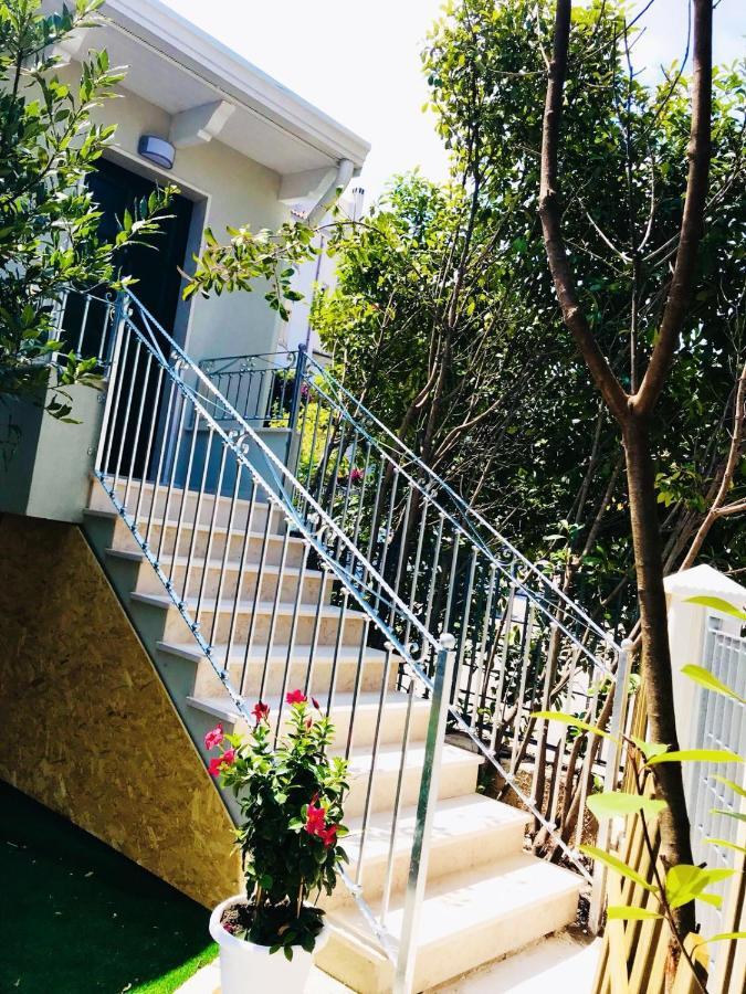 Casa Fiorita Bed & Breakfast Весте Екстериор снимка